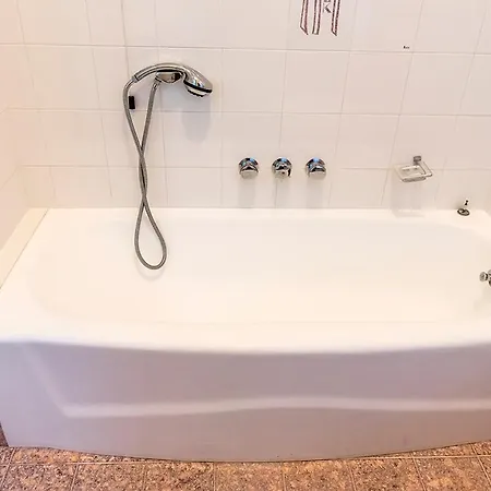 Mia House Garden - Macerata, Porzione Di Con Piscina Appartement